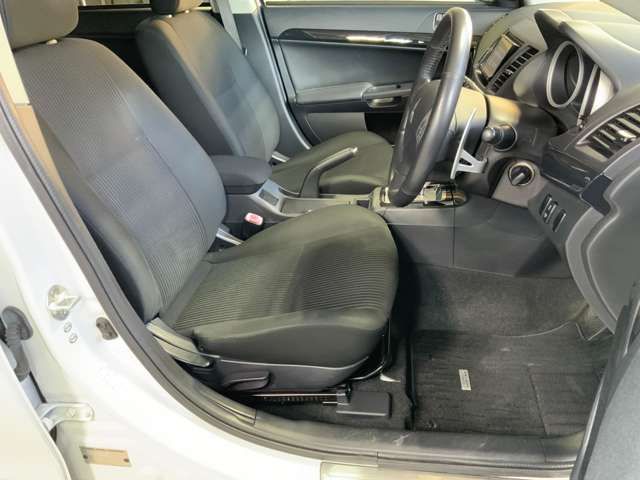 MITSUBISHI GALANT FORTIS SPORTB 2012 Image 31