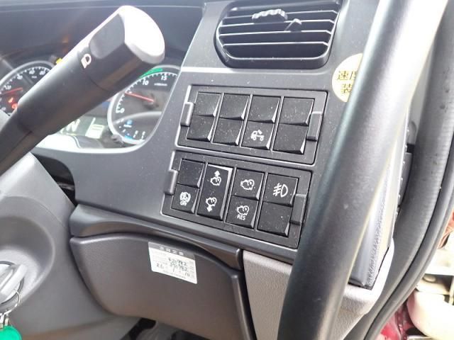 NISSAN DIESEL QUON 2021 Image 31