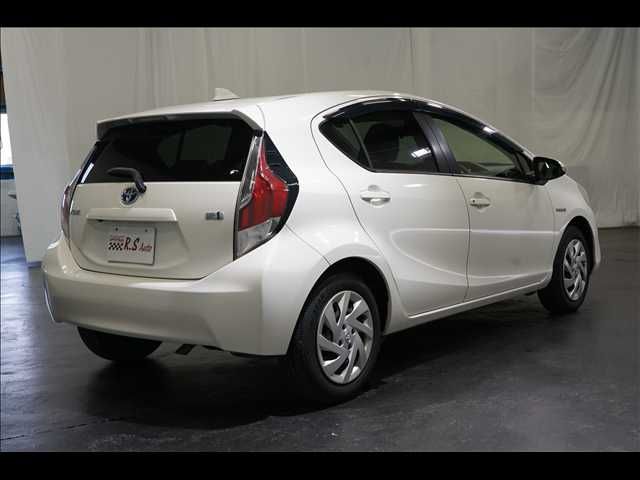 TOYOTA AQUA 2015 Image 31