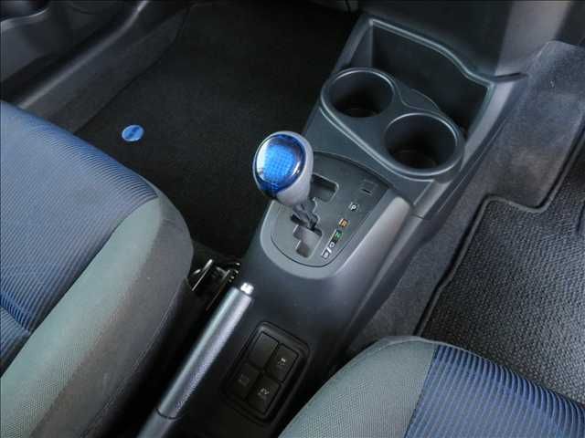 TOYOTA AQUA 2015 Image 31