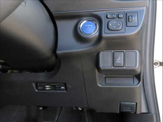 TOYOTA AQUA 2015 Image 31