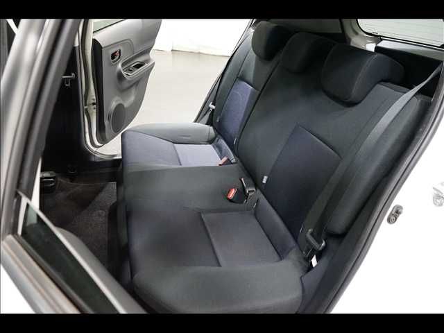 TOYOTA AQUA 2015 Image 31