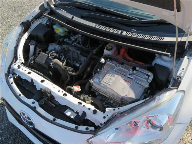 TOYOTA AQUA 2015 Image 31