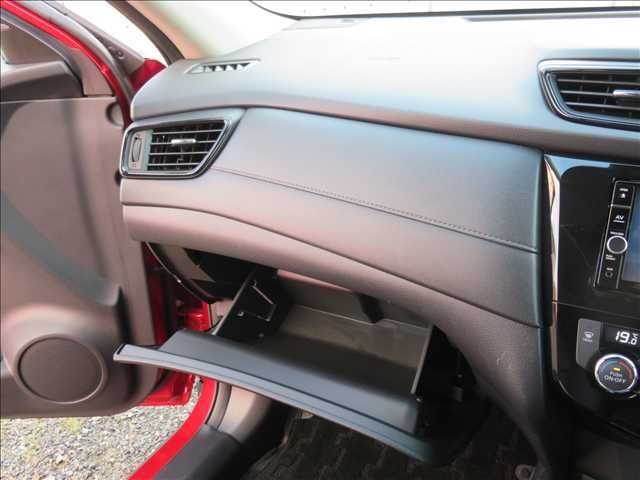 NISSAN X-TRAIL 2WD 2018 Image 31