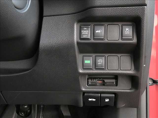 NISSAN X-TRAIL 2WD 2018 Image 31