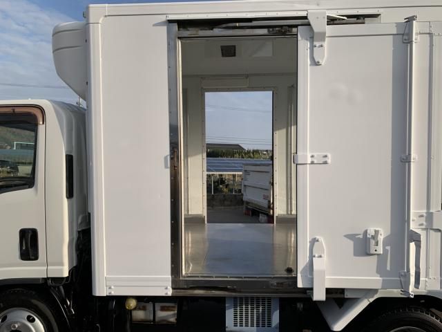 ISUZU ELF 2011 Image 31