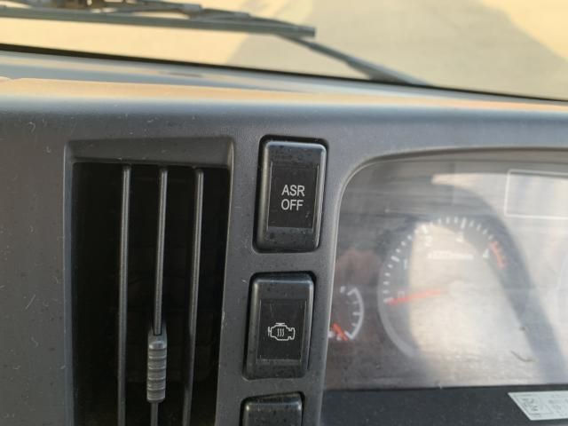 ISUZU ELF 2011 Image 31