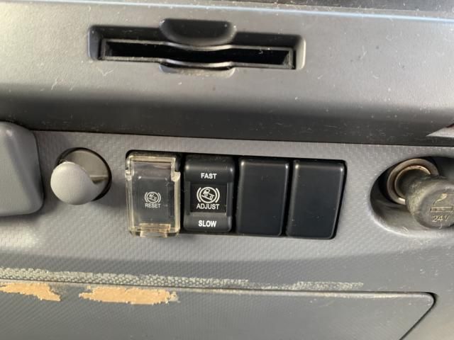 ISUZU ELF 2011 Image 31