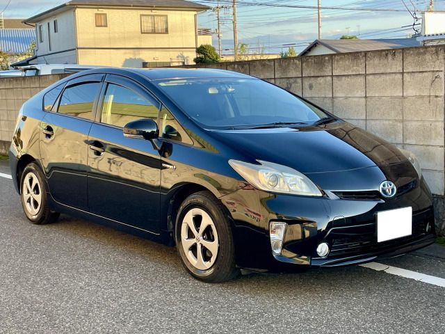 TOYOTA PRIUS 2013 Image 31