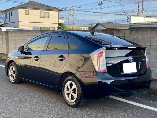 TOYOTA PRIUS 2013 Image 31