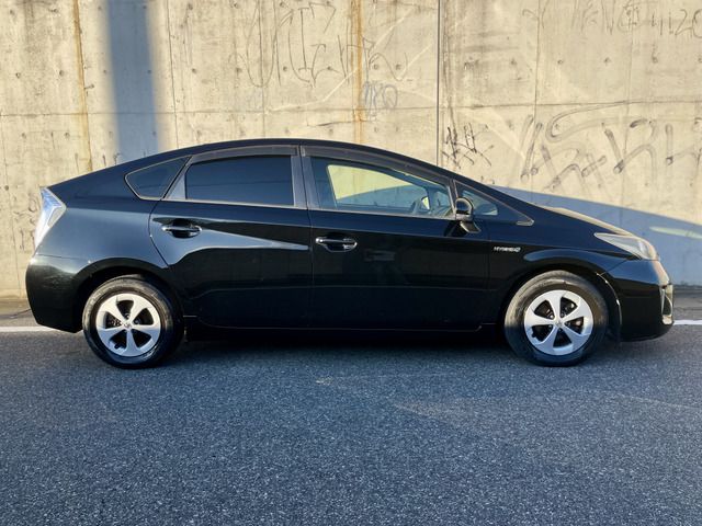 TOYOTA PRIUS 2013 Image 31
