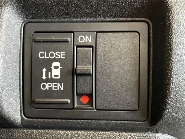 HONDA N BOX CUSTOM 2023 Image 31