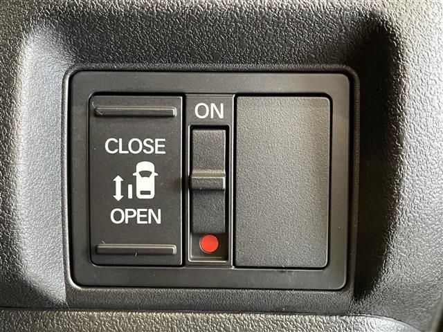 HONDA N BOX CUSTOM 2023 Image 31