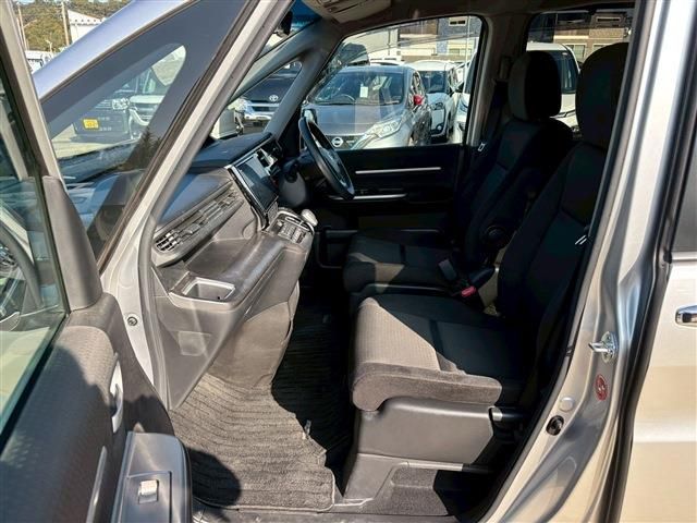 HONDA STEPWAGON E:HEV SPAD 2021 Image 31