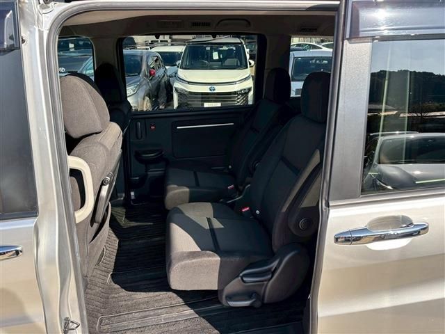 HONDA STEPWAGON E:HEV SPAD 2021 Image 31