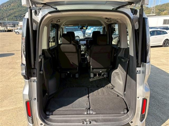 HONDA STEPWAGON E:HEV SPAD 2021 Image 31