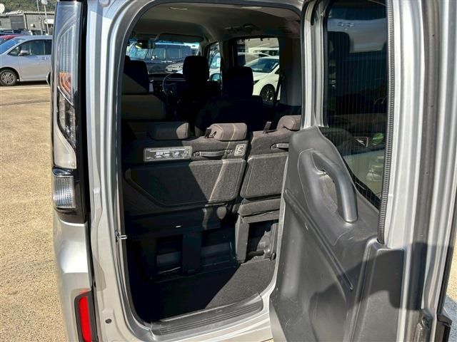 HONDA STEPWAGON E:HEV SPAD 2021 Image 31