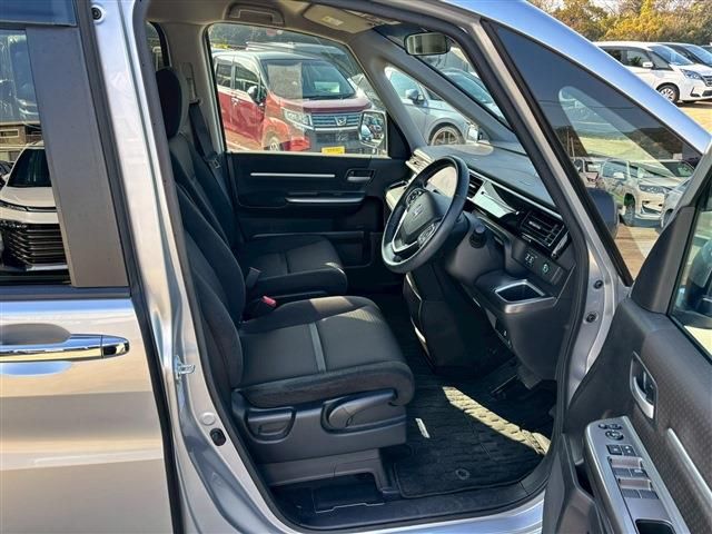 HONDA STEPWAGON E:HEV SPAD 2021 Image 31