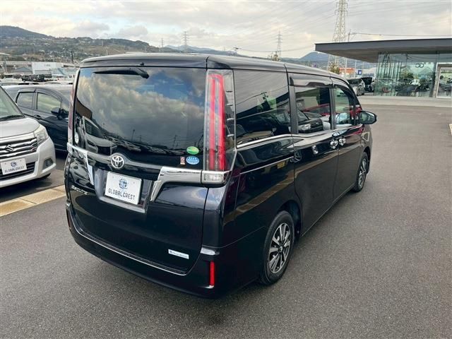 TOYOTA ESQUIRE 2018 Image 31