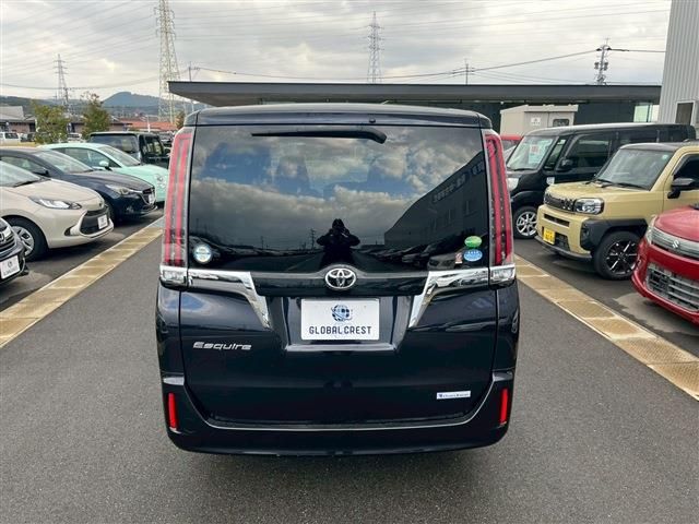 TOYOTA ESQUIRE 2018 Image 31