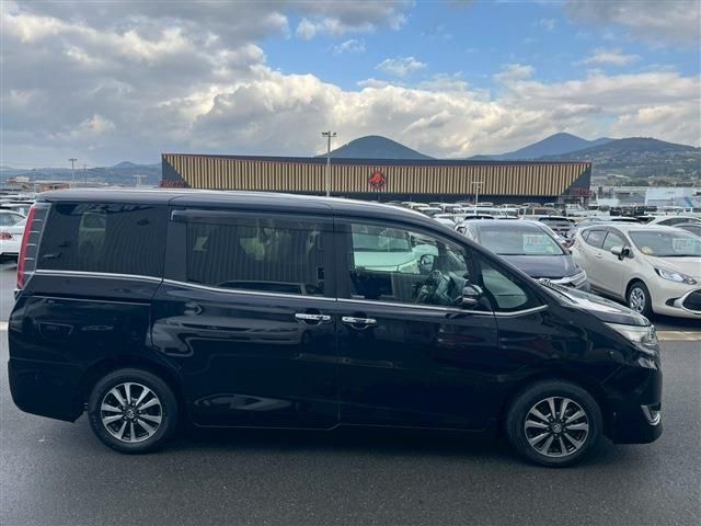 TOYOTA ESQUIRE 2018 Image 31