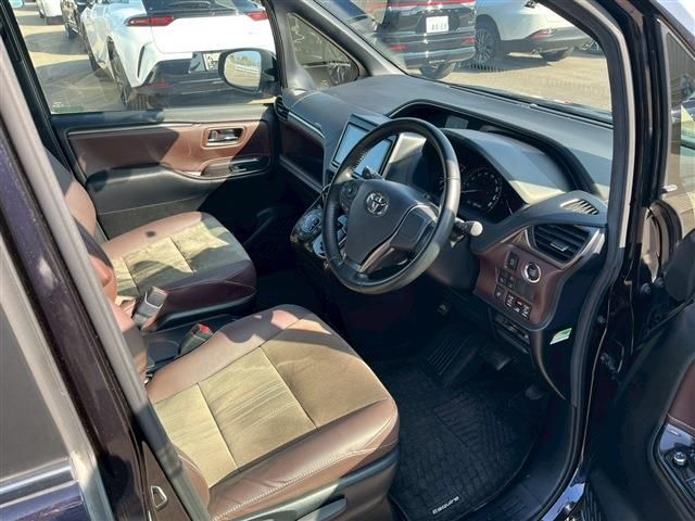 TOYOTA ESQUIRE 2018 Image 31