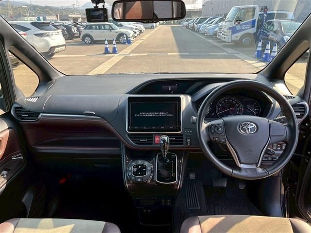 TOYOTA ESQUIRE 2018 Image 31