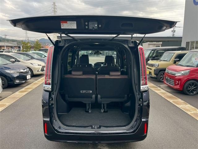 TOYOTA ESQUIRE 2018 Image 31