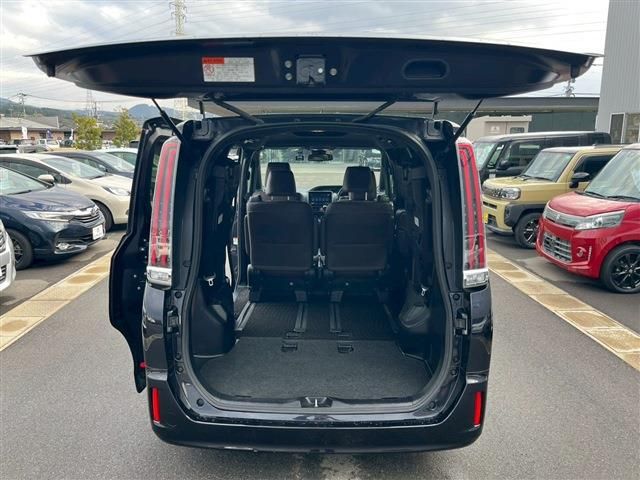 TOYOTA ESQUIRE 2018 Image 31