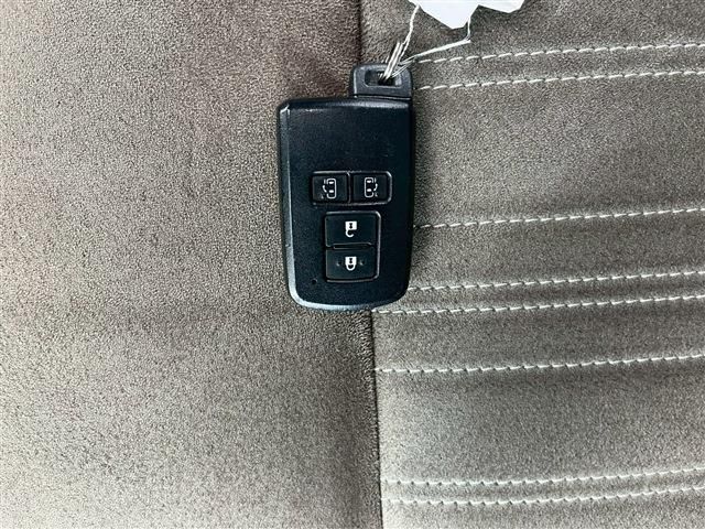 TOYOTA ESQUIRE 2018 Image 31