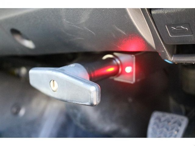 TOYOTA HIACE VAN 2WD 2023 Image 31