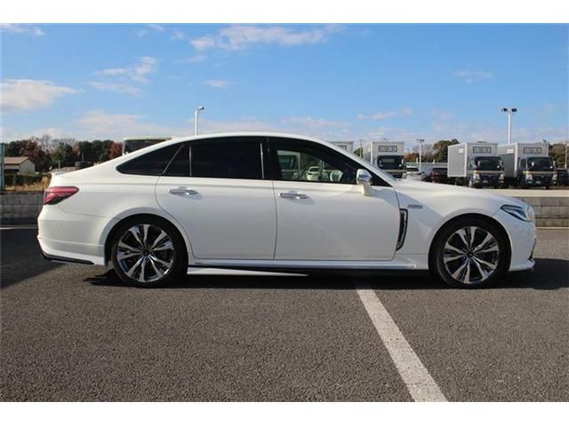 TOYOTA CROWN SEDAN HYBRID 2018 Image 31