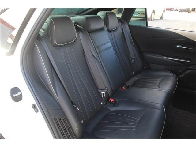 TOYOTA CROWN SEDAN HYBRID 2018 Image 31