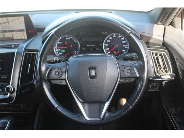 TOYOTA CROWN SEDAN HYBRID 2018 Image 31