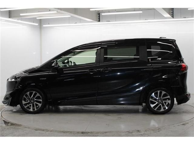 TOYOTA SIENTA HYBRID 2018 Image 31