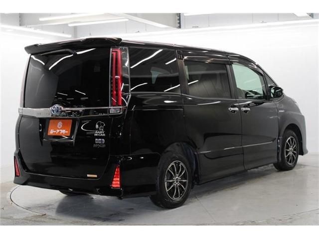 TOYOTA NOAH HYBRID 2018 Image 31