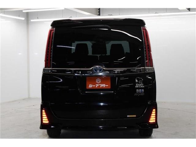 TOYOTA NOAH HYBRID 2018 Image 31