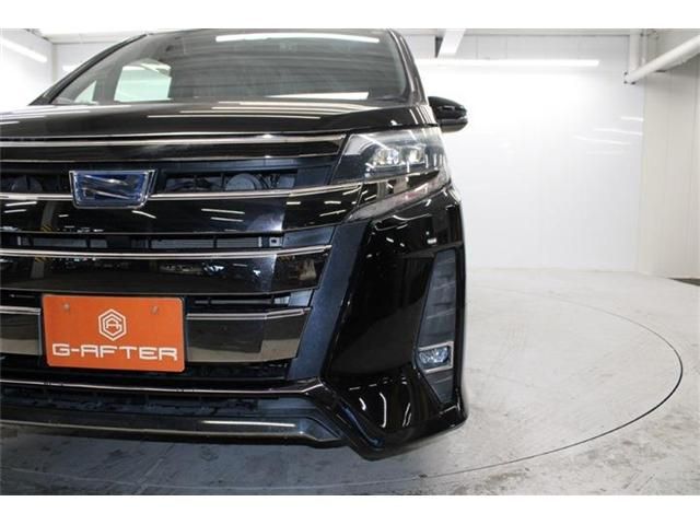 TOYOTA NOAH HYBRID 2018 Image 31