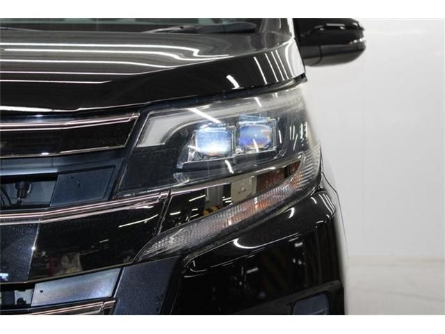 TOYOTA NOAH HYBRID 2018 Image 31