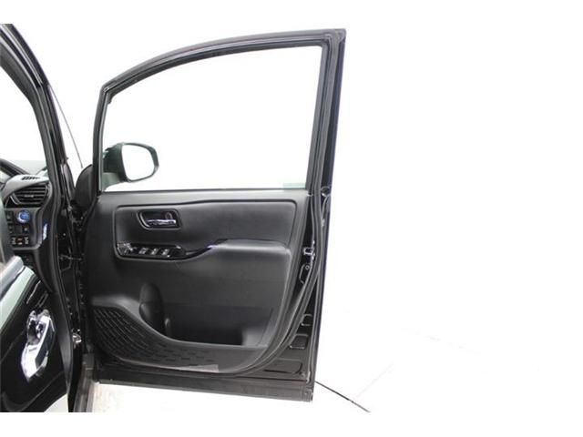 TOYOTA NOAH HYBRID 2018 Image 31