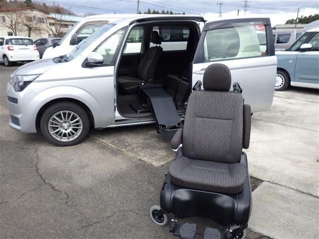 TOYOTA SPADE 4WD 2015 Image 31