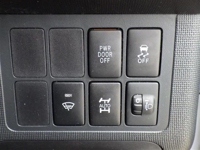 TOYOTA SPADE 4WD 2015 Image 31