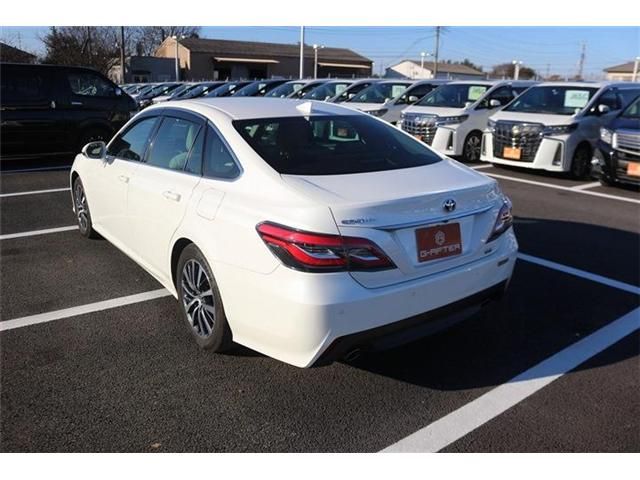 TOYOTA CROWN SEDAN HYBRID 2019 Image 31