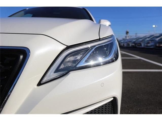 TOYOTA CROWN SEDAN HYBRID 2019 Image 31