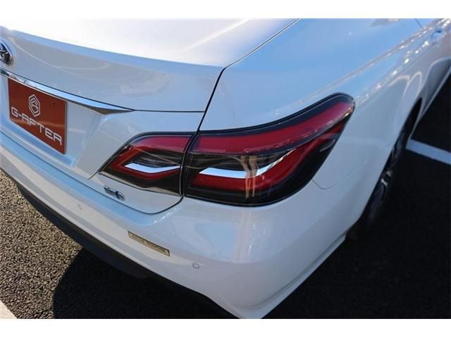 TOYOTA CROWN SEDAN HYBRID 2019 Image 31