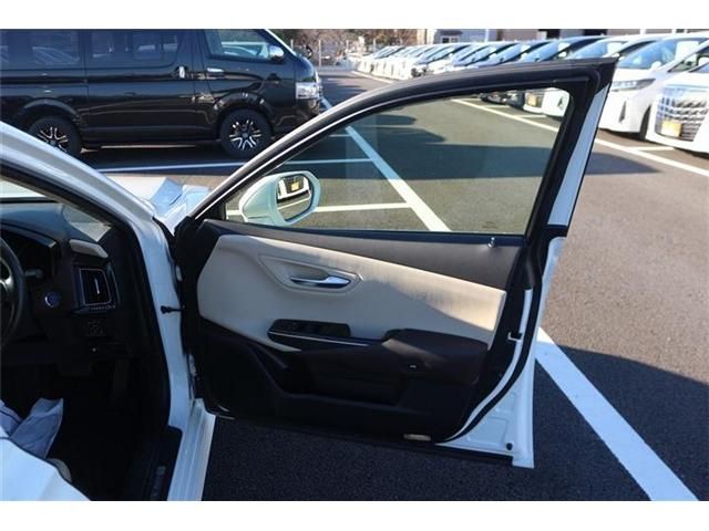 TOYOTA CROWN SEDAN HYBRID 2019 Image 31