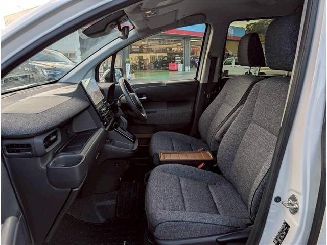 TOYOTA SIENTA HYBRID 2023 Image 31