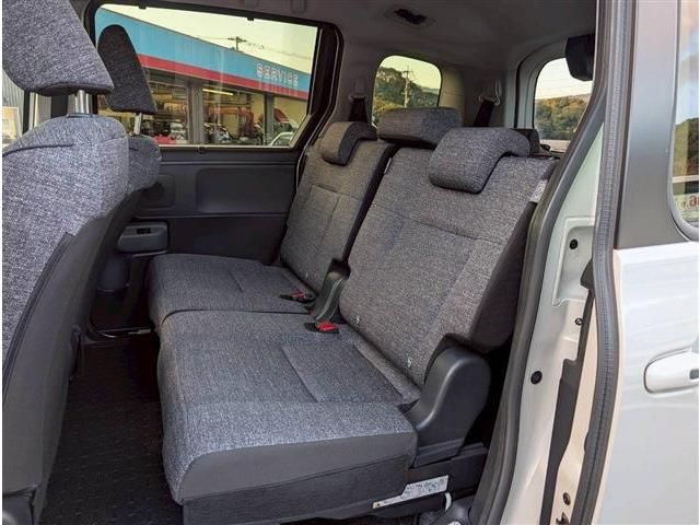 TOYOTA SIENTA HYBRID 2023 Image 31