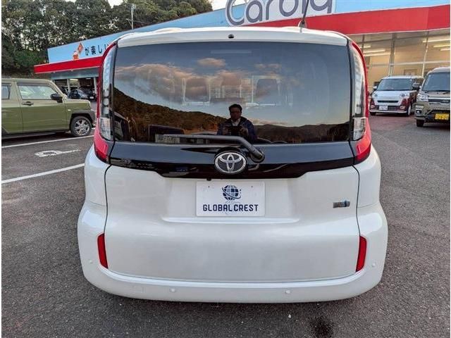 TOYOTA SIENTA HYBRID 2023 Image 31