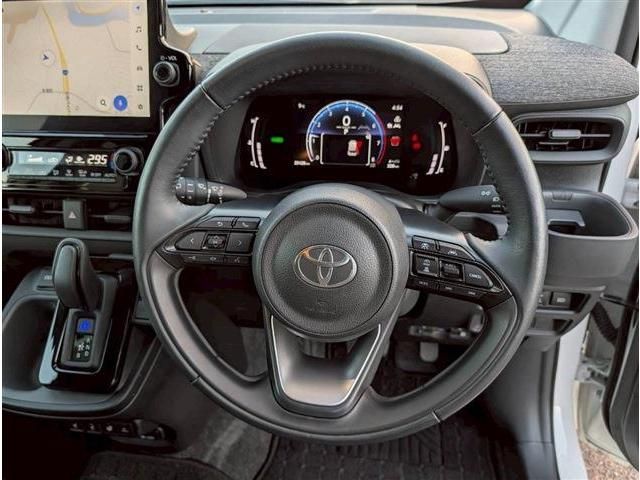 TOYOTA SIENTA HYBRID 2023 Image 31